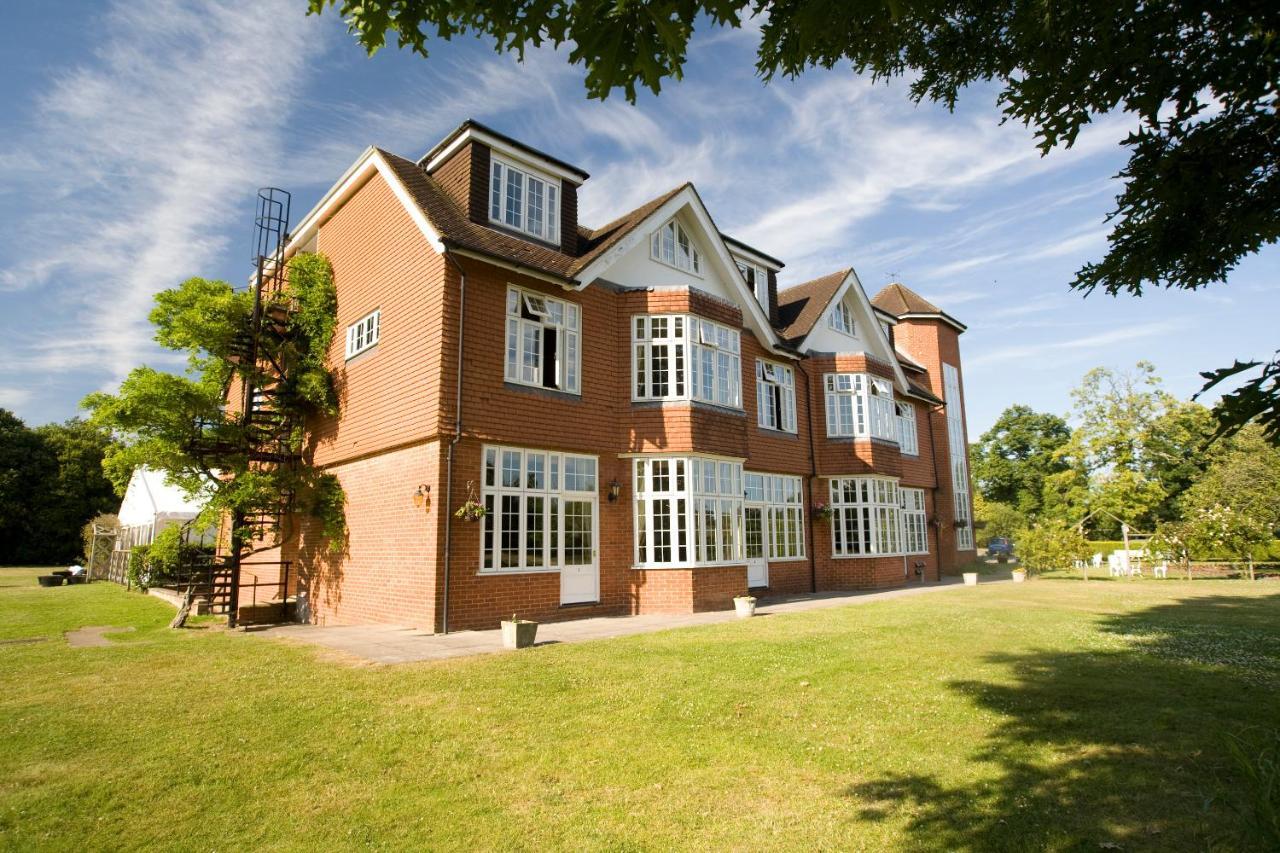 Grovefield House Hotel Slough Exterior photo