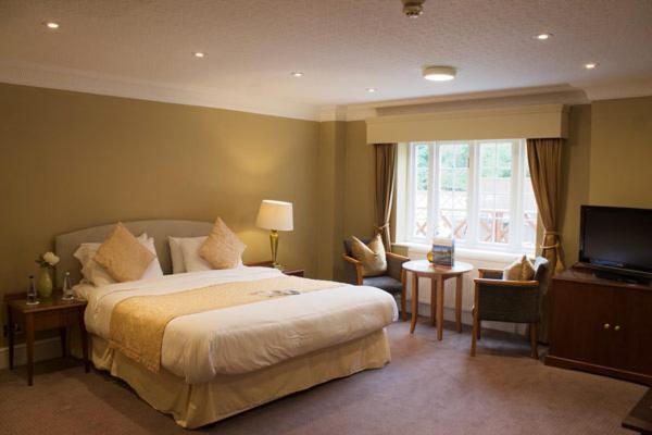 Grovefield House Hotel Slough Exterior photo