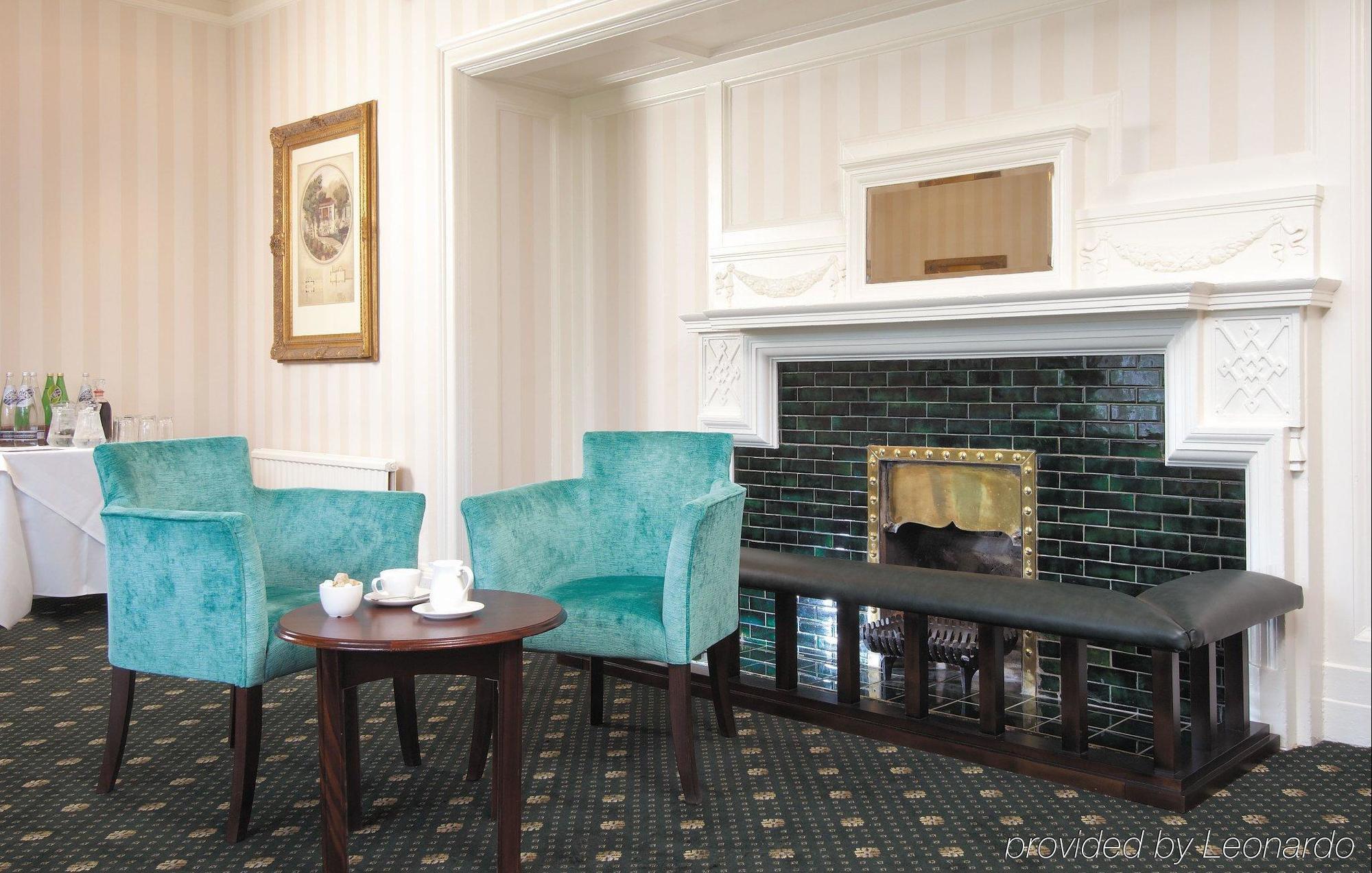 Grovefield House Hotel Slough Room photo